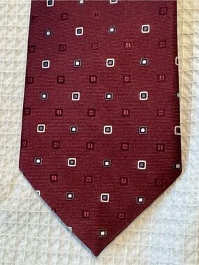 $440.00 Zegna Men's Burgundy Square Pattern Tie - Style made in Italy